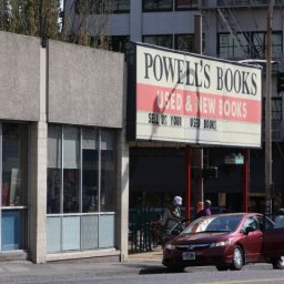 Powell’s bookstore so big, actually needs map